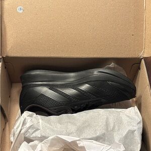 10.5 Men’s Adidas Duramos